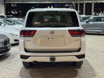 2025 Toyota Land Cruiser GXR 2
