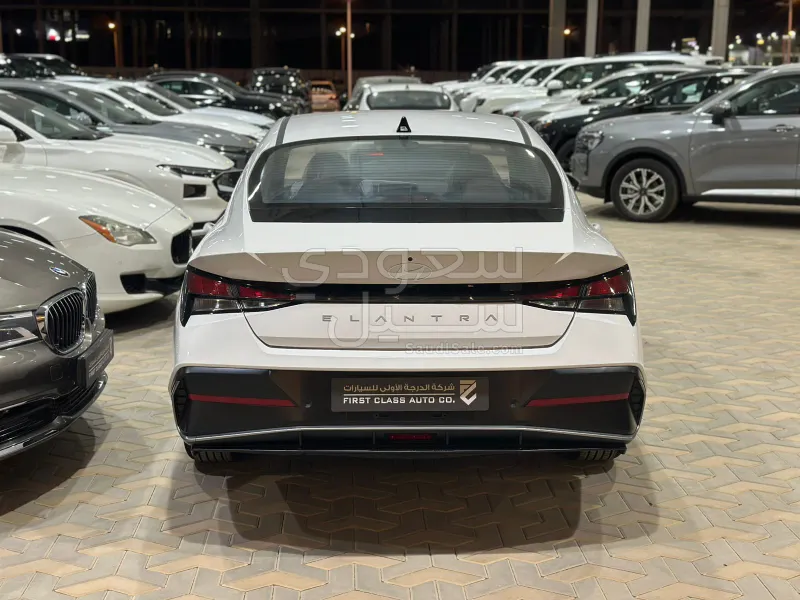 2025 Hyundai Elantra Smart