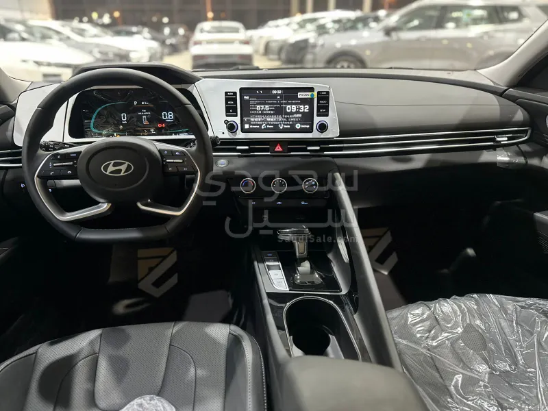 2025 Hyundai Elantra Smart