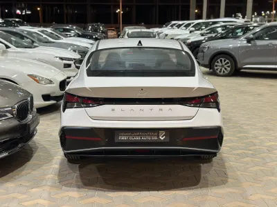 2025 Hyundai Elantra Smart