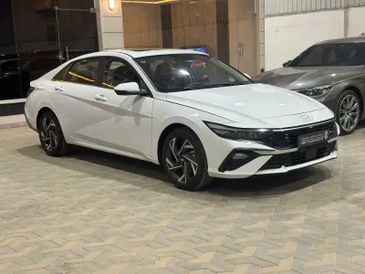 2025 Hyundai Elantra Smart