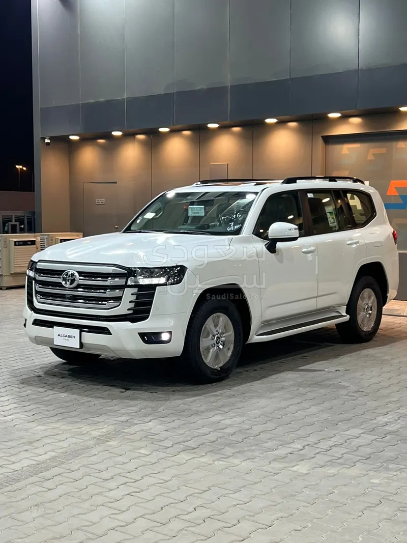 2025 Toyota Land Cruiser GXR 2