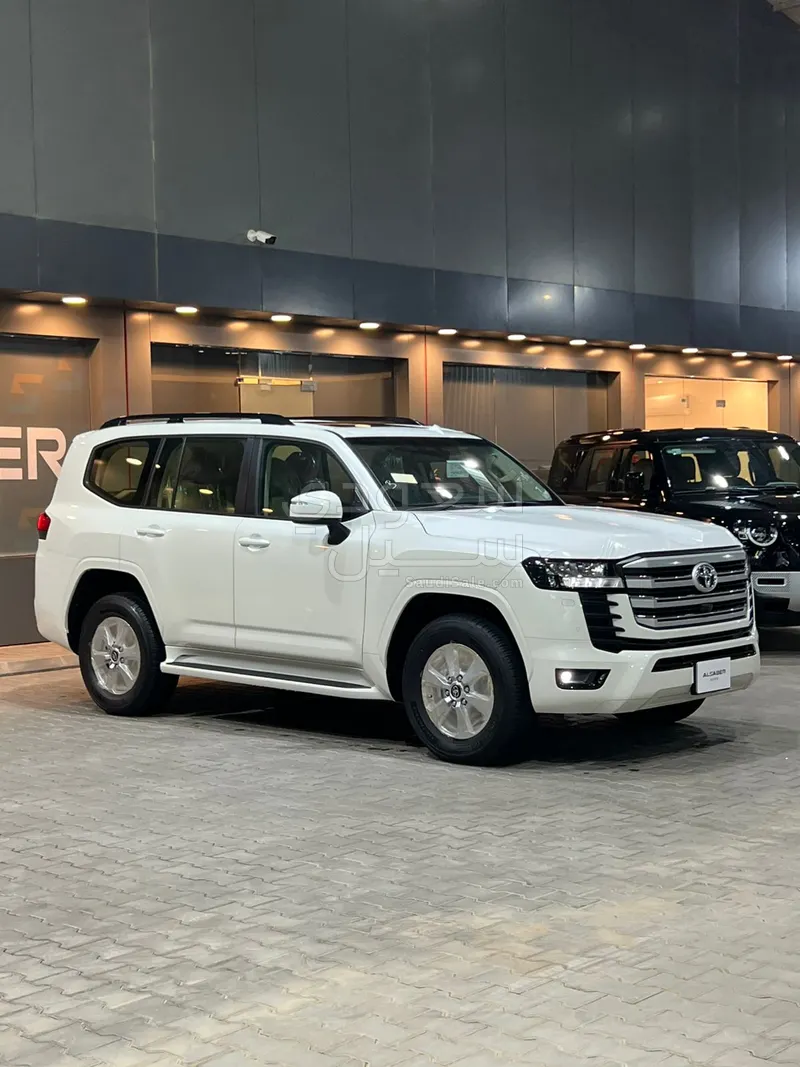 2025 Toyota Land Cruiser GXR 2