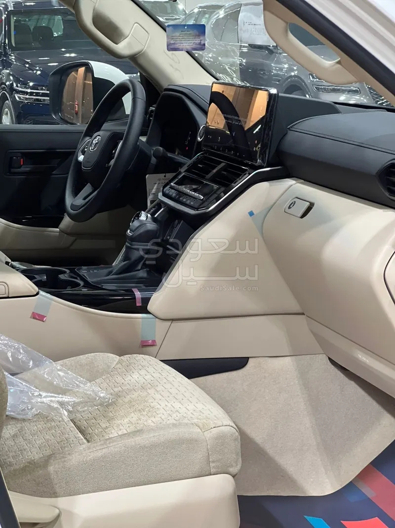 2025 Toyota Land Cruiser GXR 2