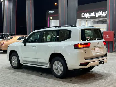 2025 Toyota Land Cruiser GXR 2