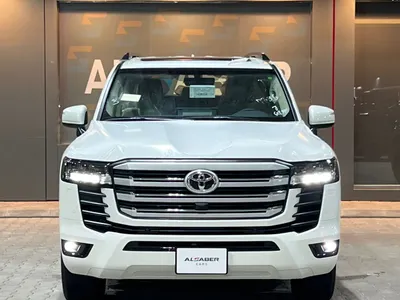 2025 Toyota Land Cruiser GXR 2