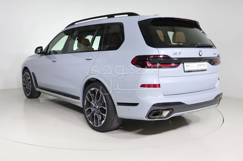 2024 BMW X Series 7 M kit