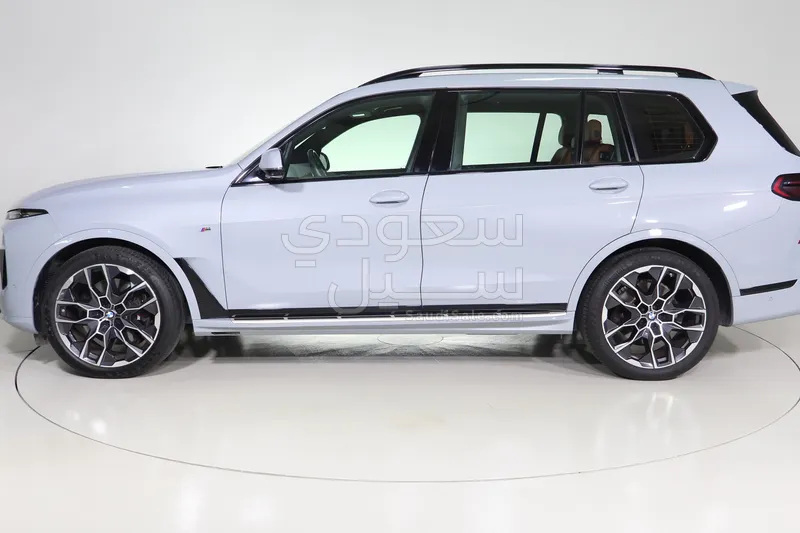 2024 BMW X Series 7 M kit