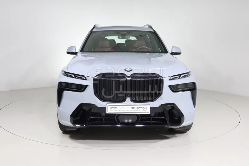 2024 BMW X Series 7 M kit