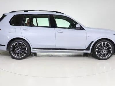 2024 BMW X Series 7 M kit