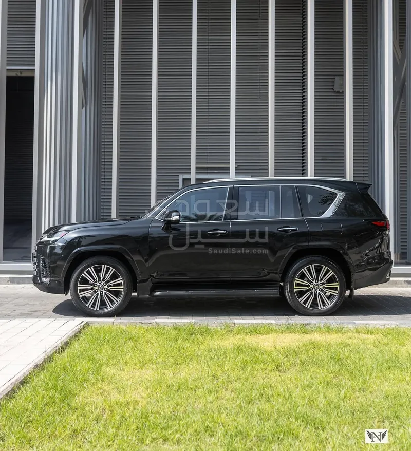 2022 Lexus LX 600