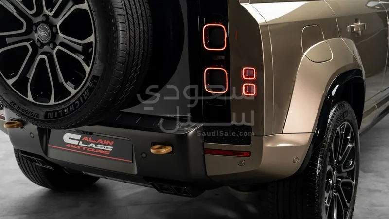 2025 Land Rover Defender Octa