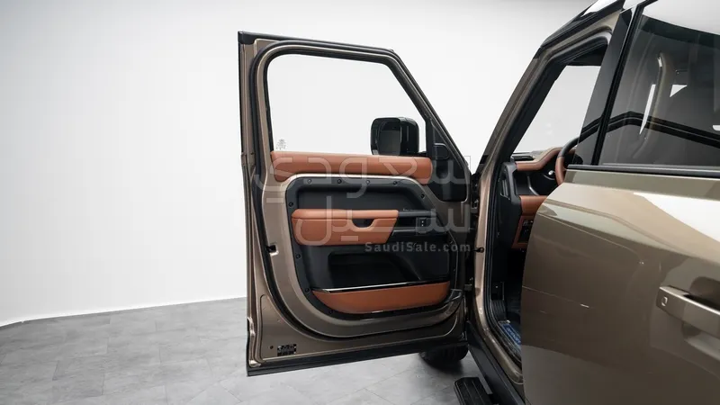2025 Land Rover Defender Octa