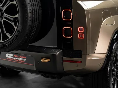 2025 Land Rover Defender Octa
