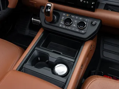 2025 Land Rover Defender Octa