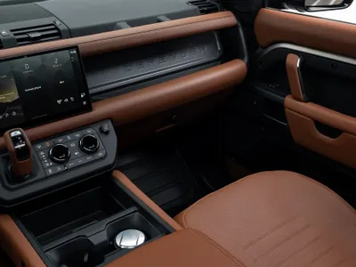 2025 Land Rover Defender Octa