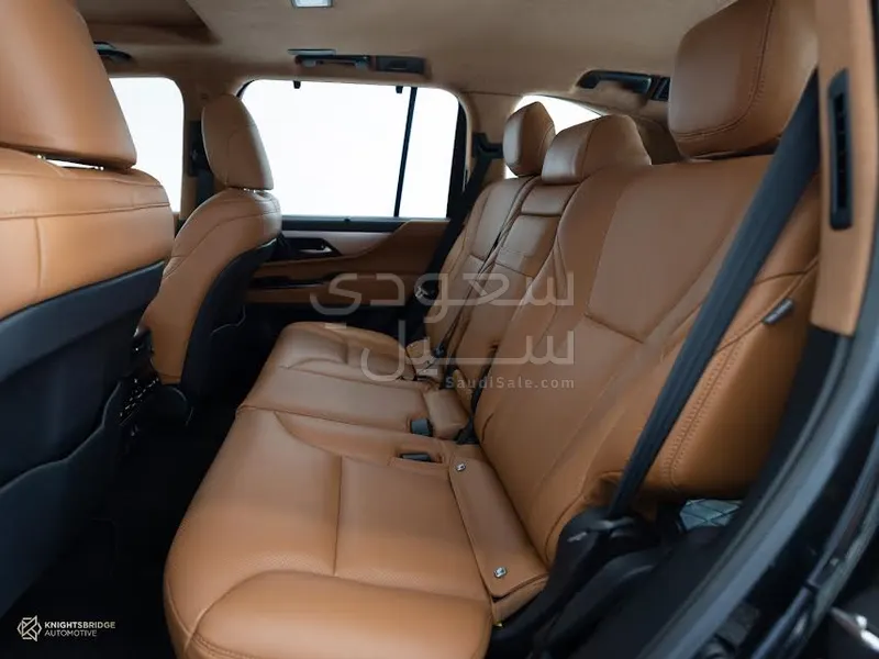 2023 لكزس إل إكس 600