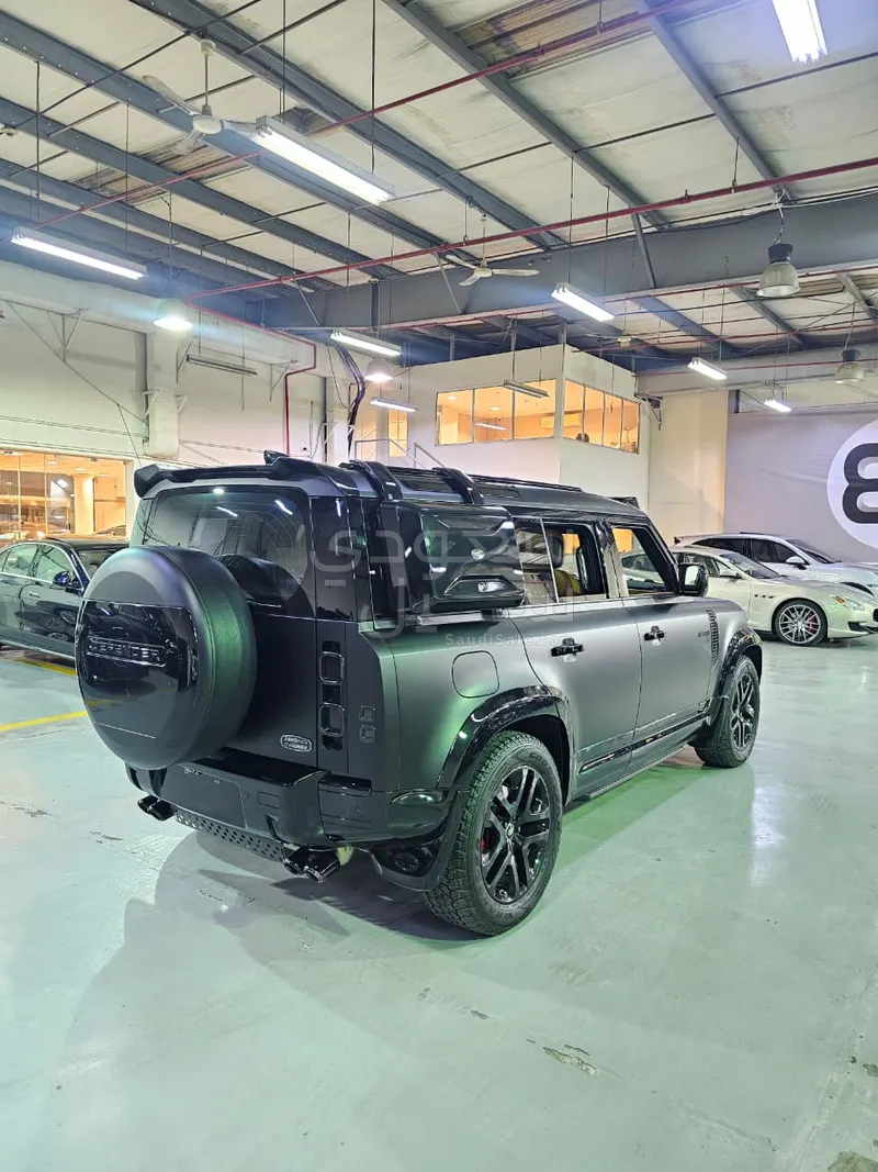 2024 Land Rover Defender X dynamic