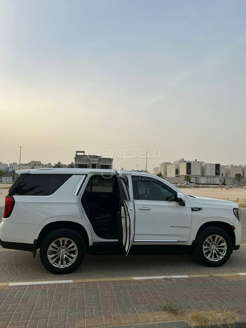 2022 جي ام سي يوكون اس ال تي