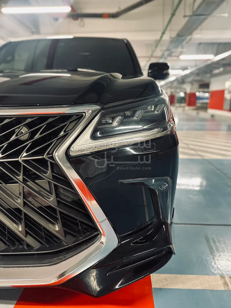 2018 Lexus LX 570 S