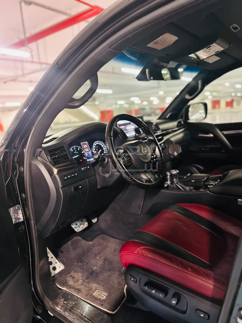 2018 Lexus LX 570 S
