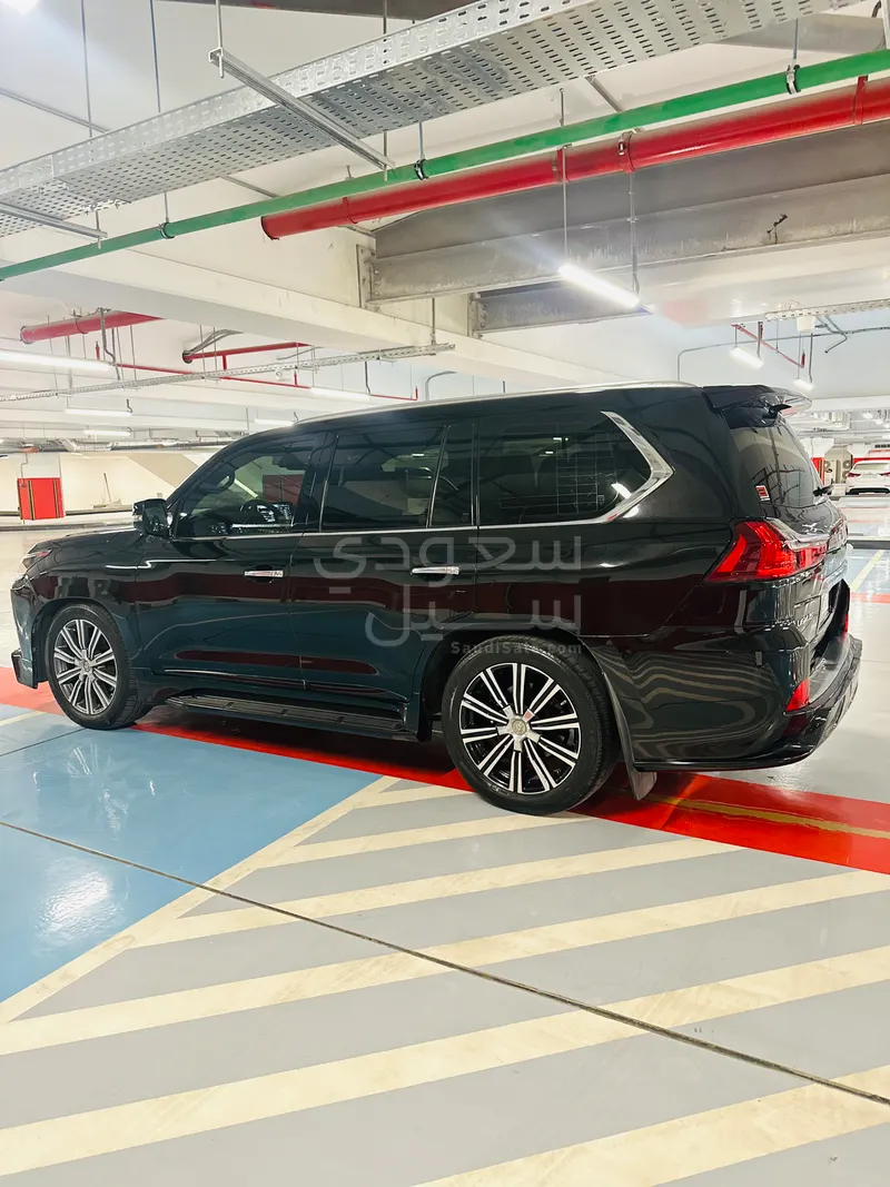 2018 Lexus LX 570 S