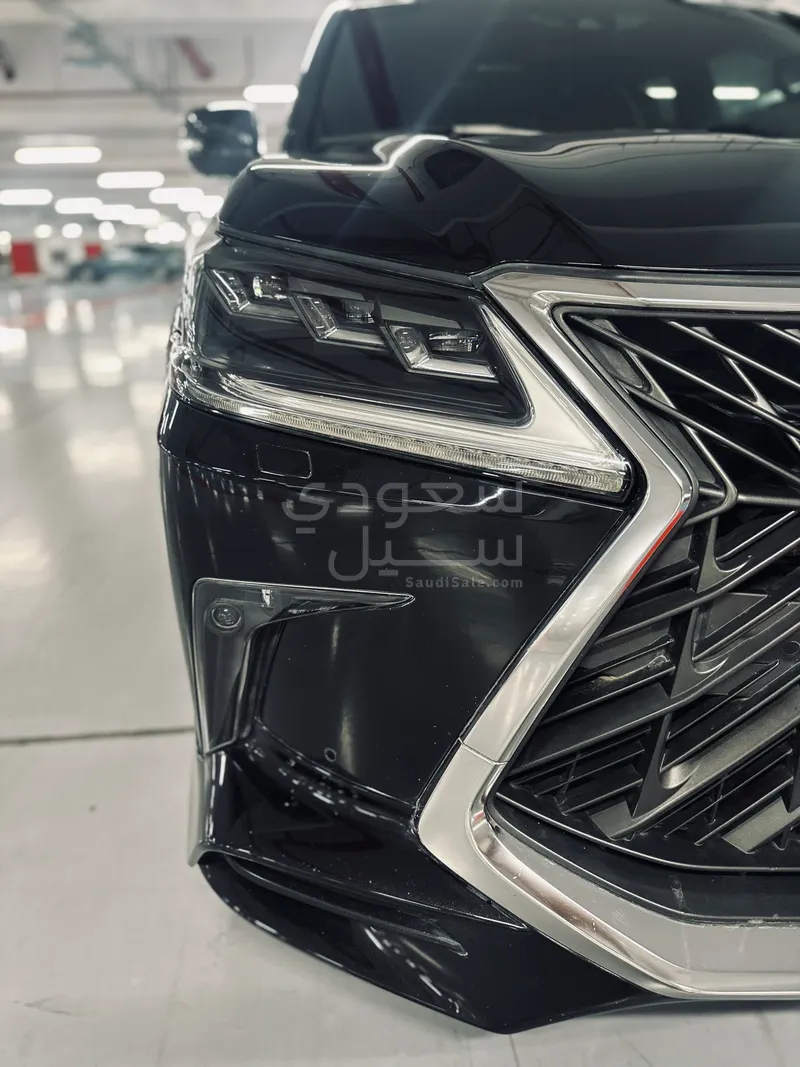 2018 Lexus LX 570 S