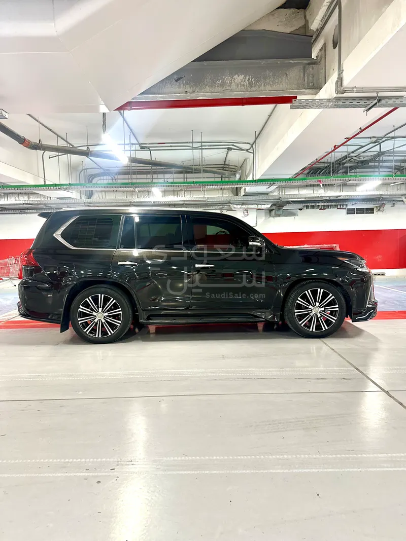 2018 Lexus LX 570 S