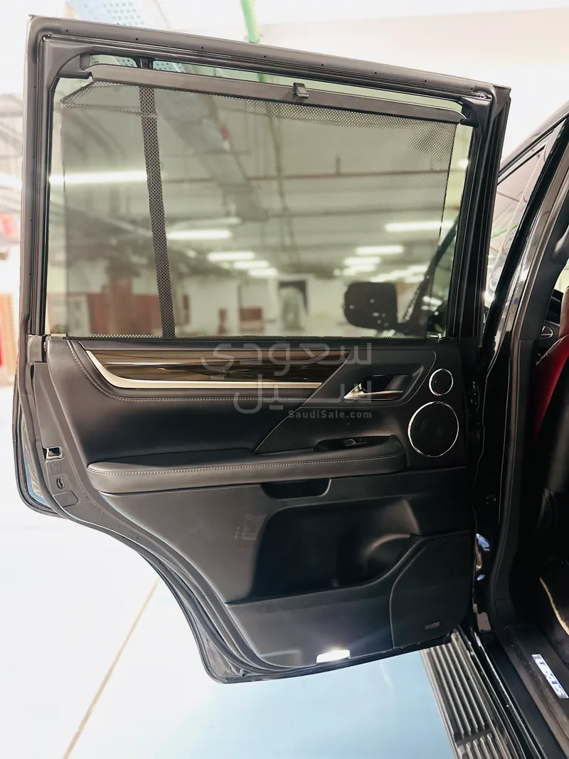 2018 Lexus LX 570 S