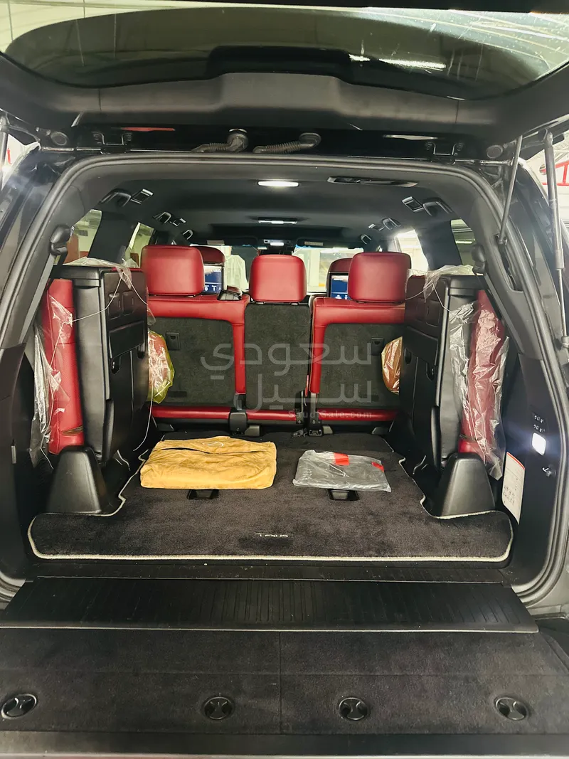 2018 Lexus LX 570 S