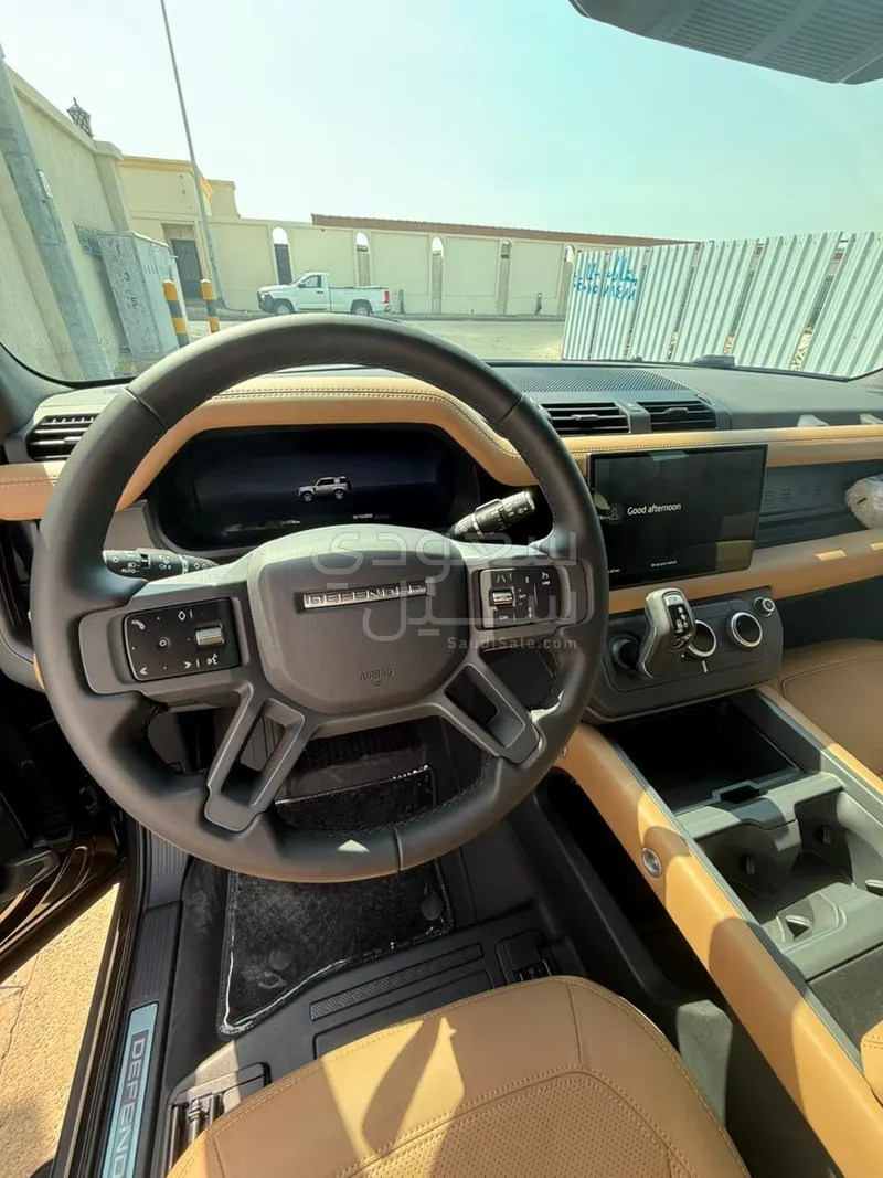 2025 Land Rover Defender X dynamic