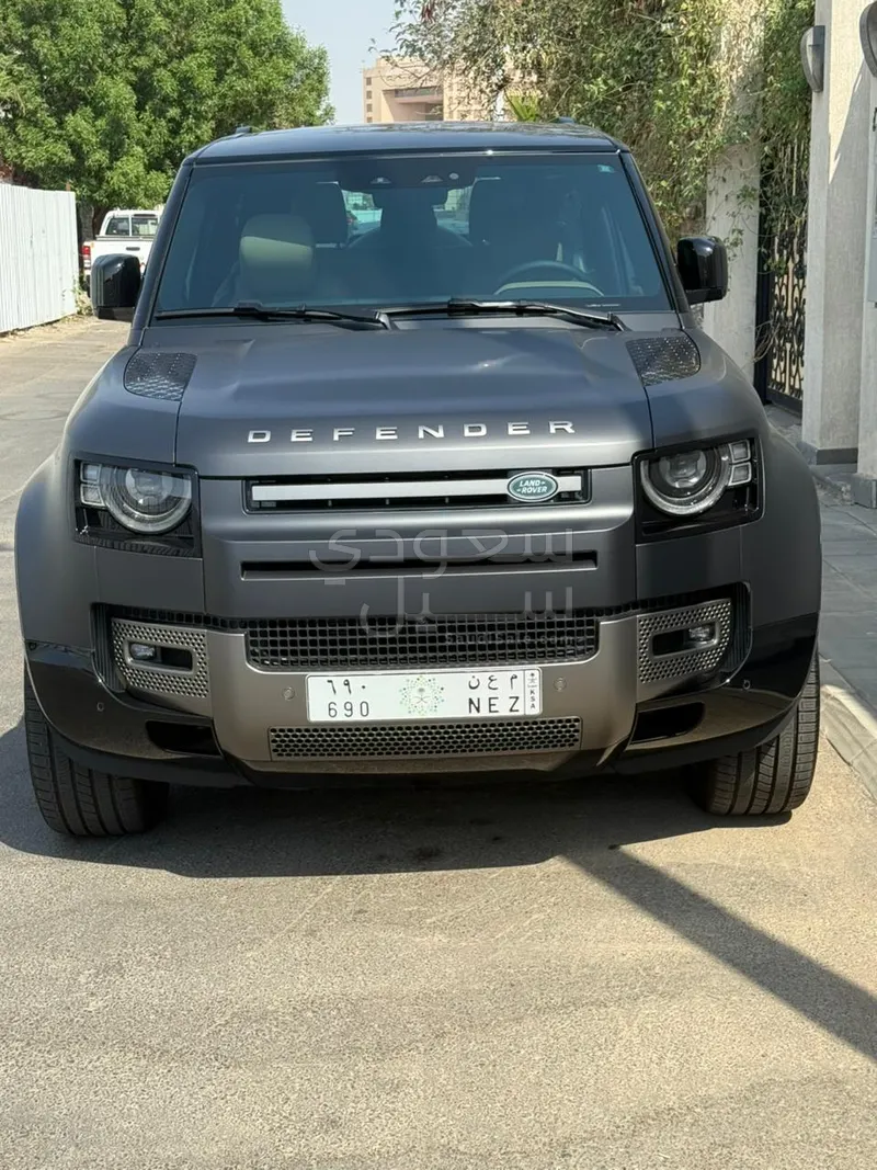 2025 Land Rover Defender X dynamic