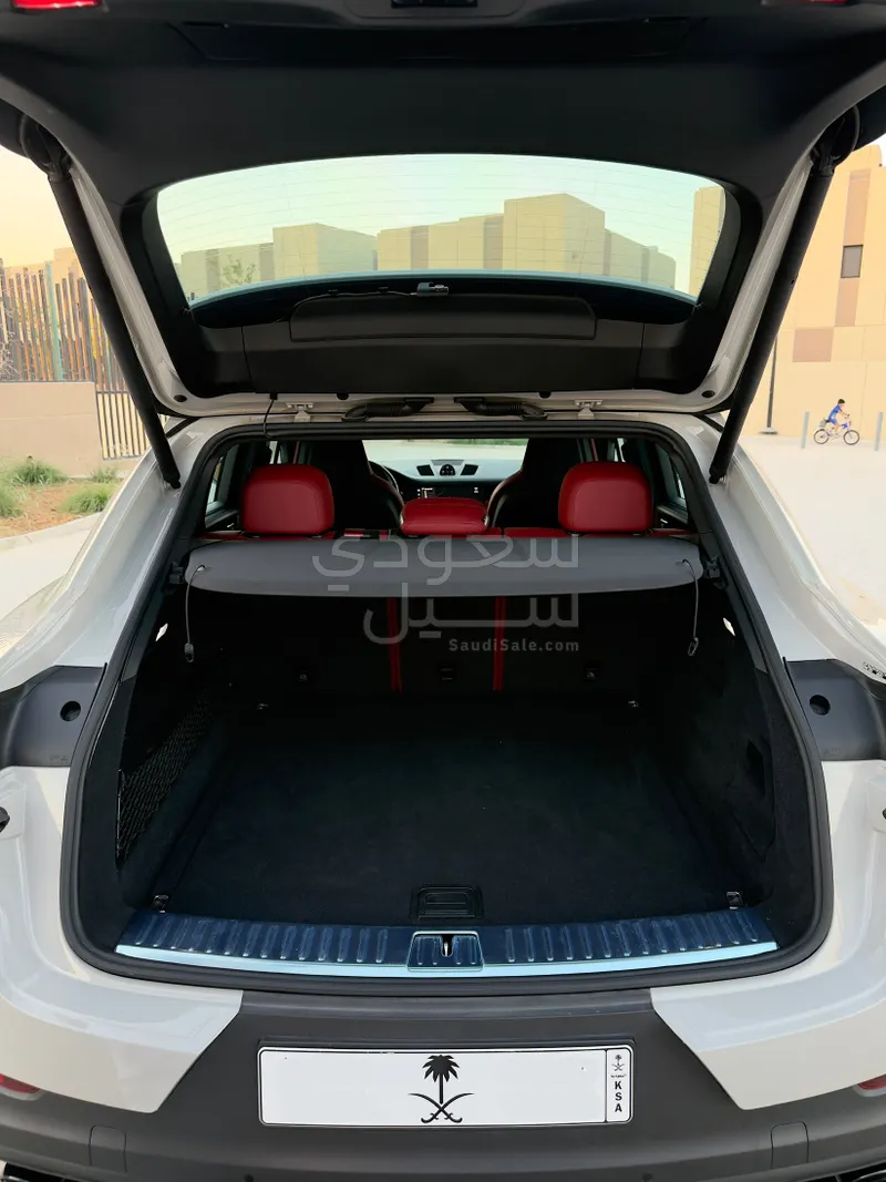 2023 بورش كايين بلاتينيوم اديشن