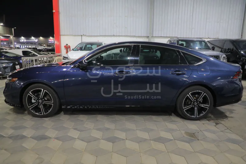 2024 هوندا اكورد اي اكس ال