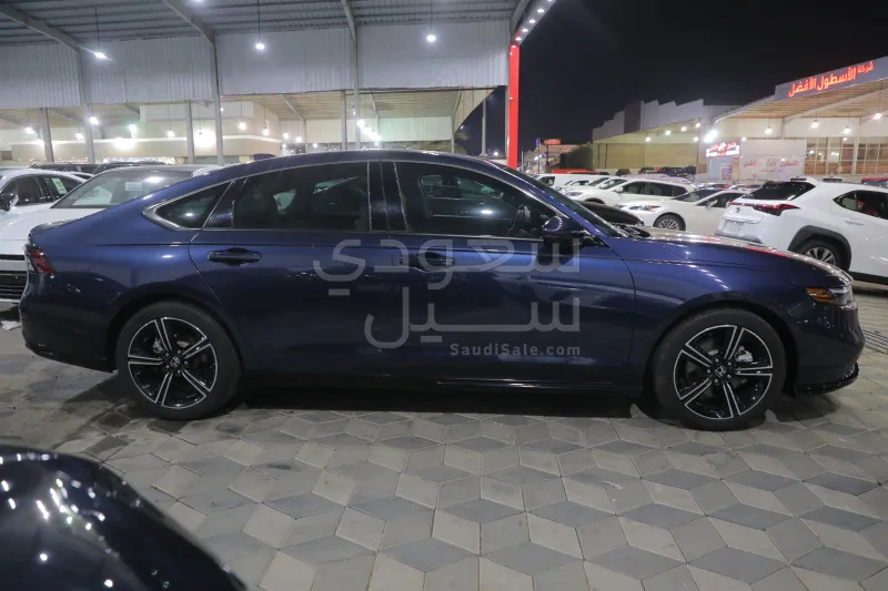 2024 هوندا اكورد اي اكس ال
