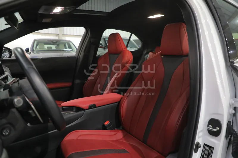 2023 لكزس يو إكس 200 اف سبورت