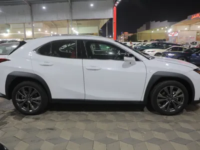 2023 لكزس يو إكس 200 اف سبورت