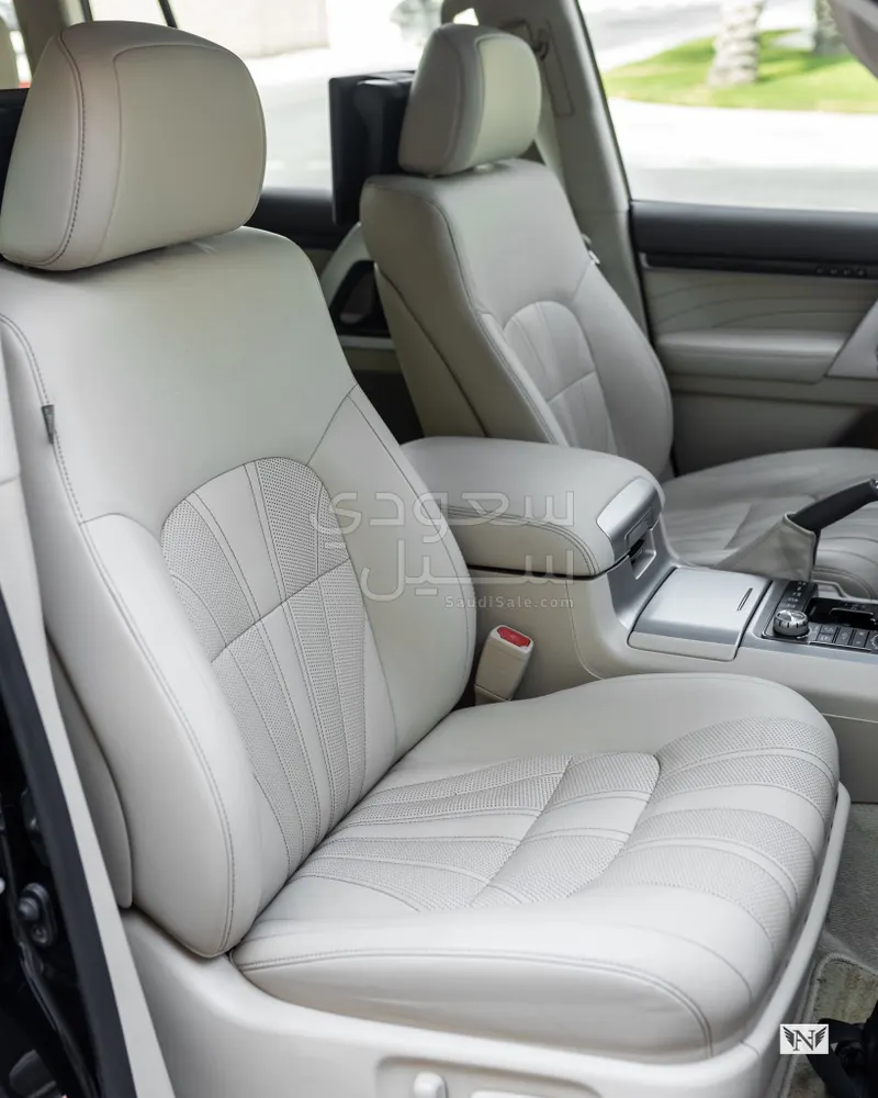 2019 Toyota Land Cruiser VX  S