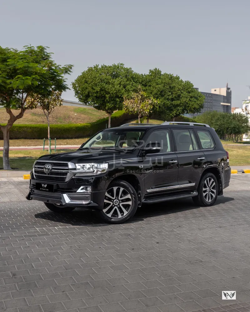 2019 Toyota Land Cruiser VX  S