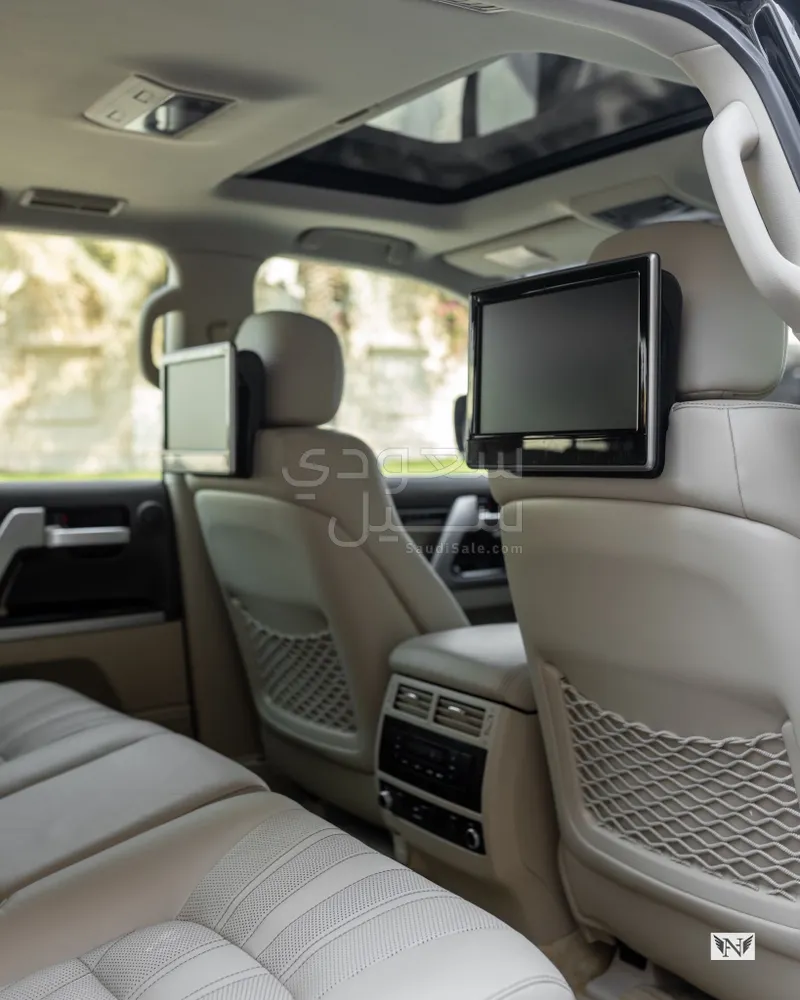 2019 Toyota Land Cruiser VX  S