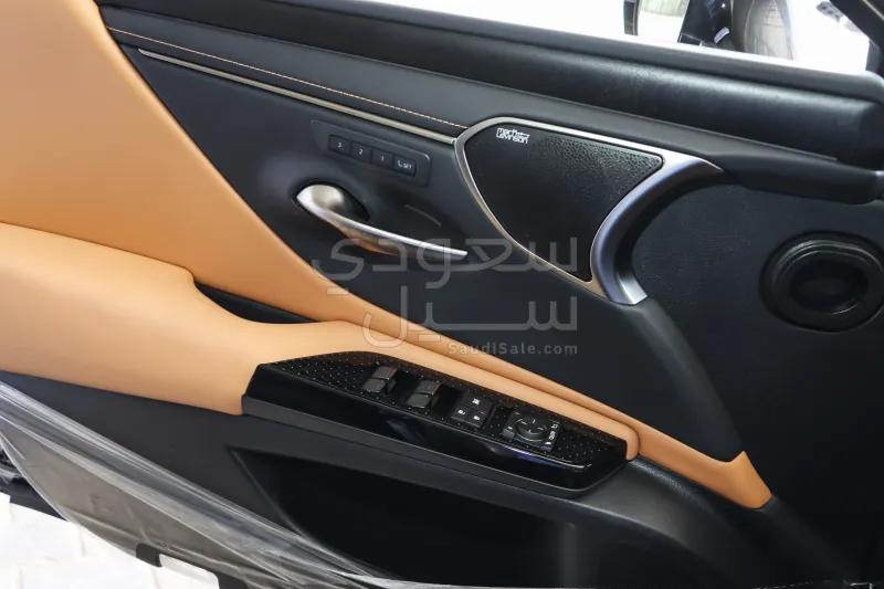 2025 Lexus ES 350 DD