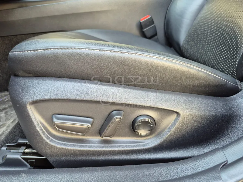 2023 تويوتا كامري اس اي