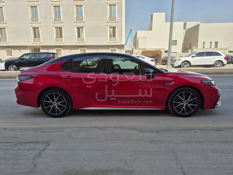 2023 تويوتا كامري اس اي