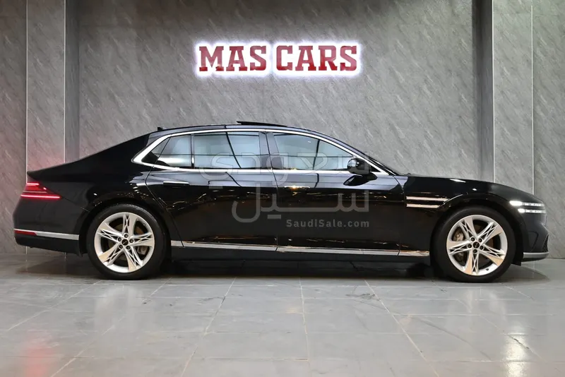 2023 Genesis G 90