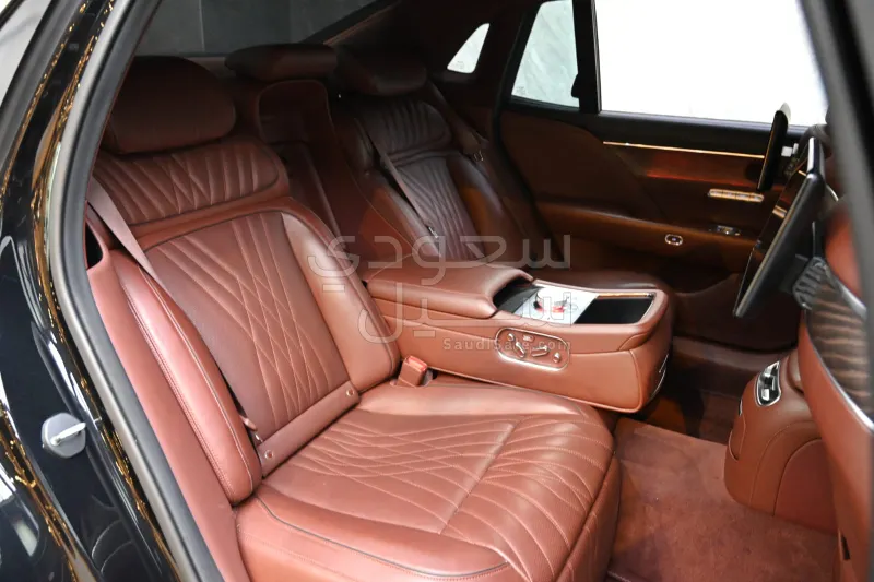 2023 Genesis G 90