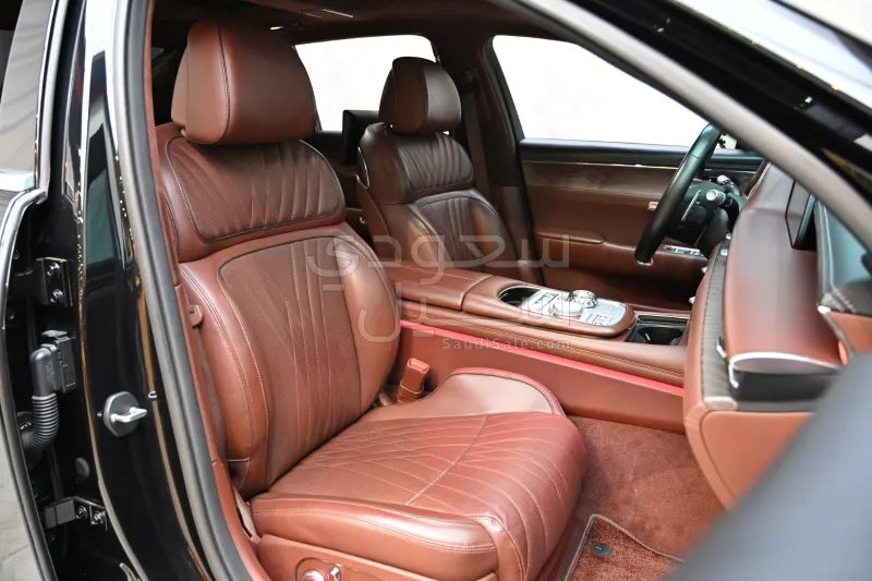 2023 Genesis G 90