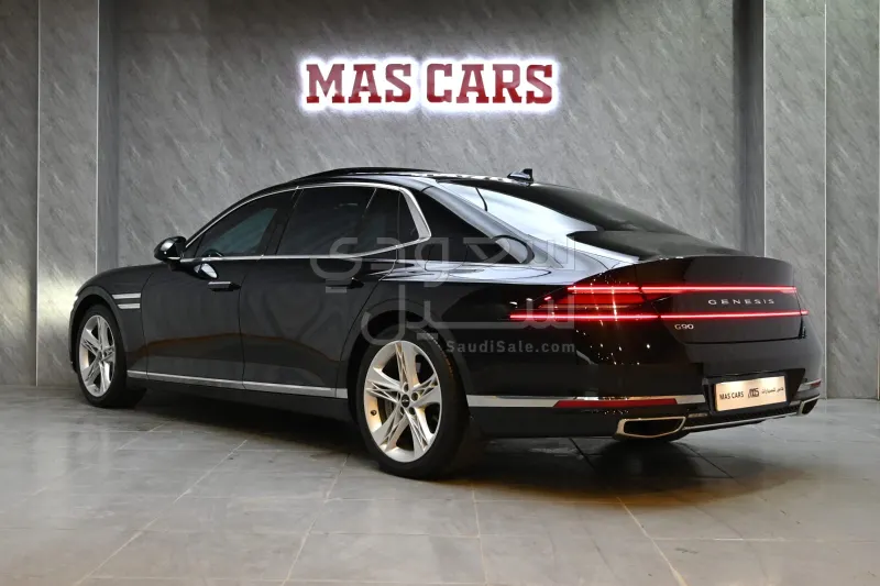 2023 Genesis G 90