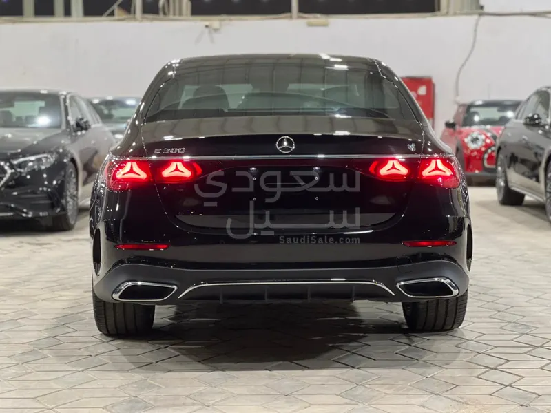 2025 مرسيدس - بنز إي 300