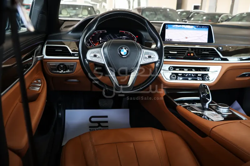 2021 بي ام دبليو الفئة السابعة 730 إل أي