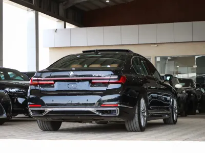 2021 بي ام دبليو الفئة السابعة 730 إل أي
